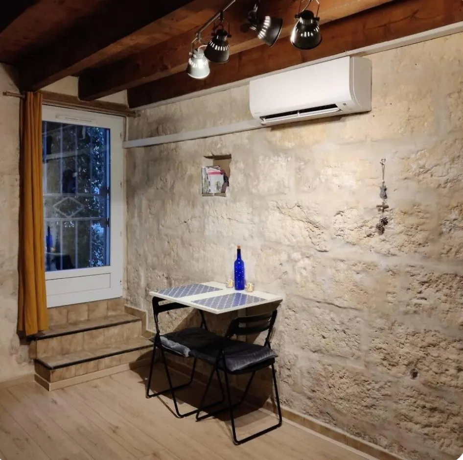 Apartment Beau Studio Climatise/Wifi, Proche Arenes Et Gare Arles France