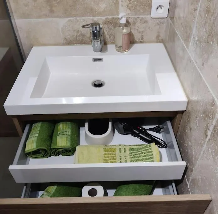 Beau Studio Climatise/Wifi, Proche Arenes Et Gare Arles Apartment